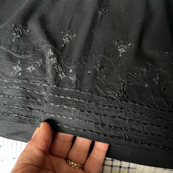 FREE SHIP. Slate blue fading to black top with embroidered accents and ties - Picture 3 of 7